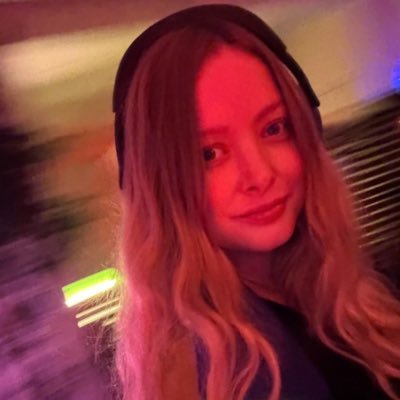 _pieke's profile picture. (aka Pieke Roelofs) Wacky poet, crazy bish, absolute fruitcake & the love of your life maybe, oh baby baby. Do not pity me: mourn asshats who cannot be real.