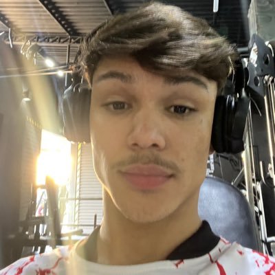 fellipesumyk's profile picture. 