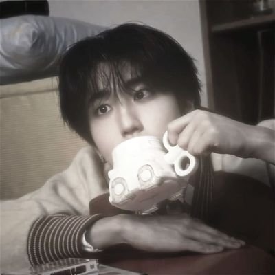 violet_snowy_'s profile picture. 