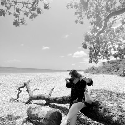 Arlnaaaa's profile picture. Cuma Kuproy. Jangan cuma sadar tapi tumbuhlah dan ubah arah. To witness a miracle and spread love.