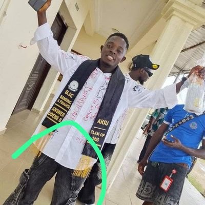 tunde381313's profile picture. 