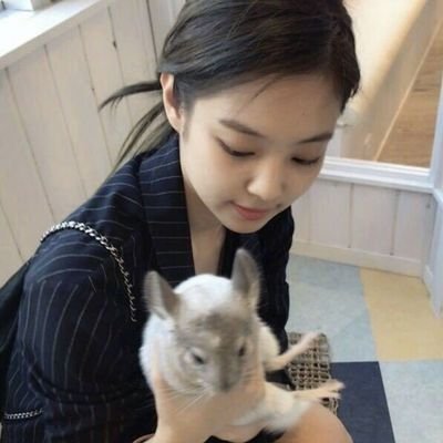 chiavvyr's profile picture. 