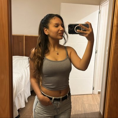 leslieauza's profile picture. 📍 Bs. As.
                                                                             Decime Inge