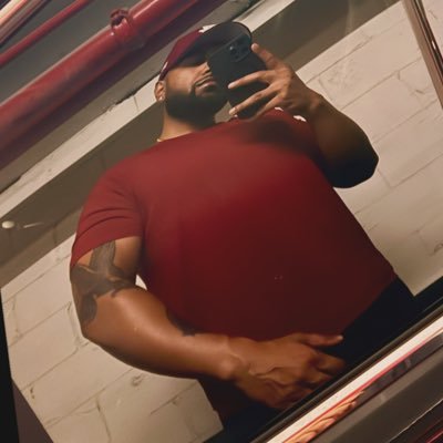 _JeNeSaiPas's profile picture. Not interested in being relatable. I tweet & log off.