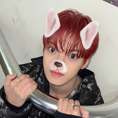 jonghoeless's profile picture. ᯓ★ That one oomf that‘s too jjonggi pilled || CRANK UP THE 🧃 || she/her ||