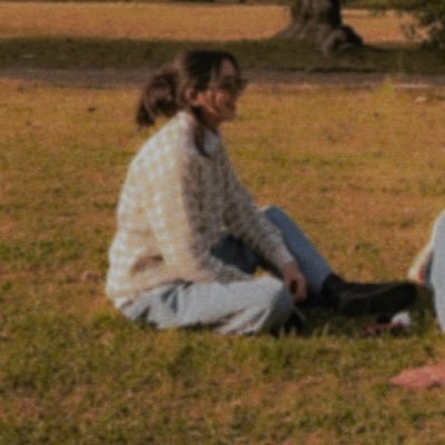 Miss_croissanTt's profile picture. surviving🌱