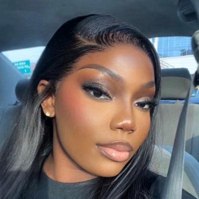 munamenuga's profile picture. Curious.