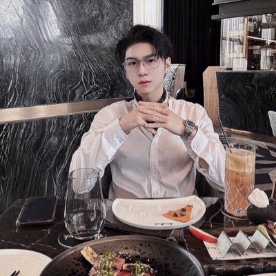 hwangnam95's profile picture. Đầy khả ái và ngây ngất lòng người
