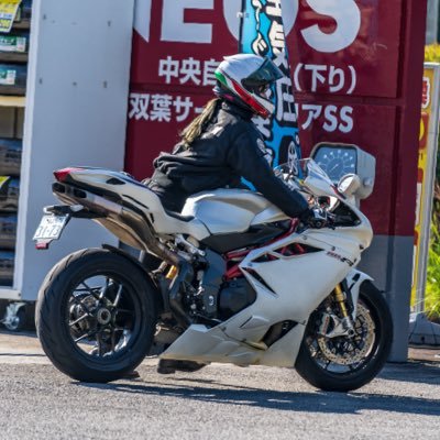 makomer123's profile picture. MVagusta F4RR (MY2012) /Honda CBR250RR (MC51) /Mercedes-Benz C180 (W205)/これまでの軌跡