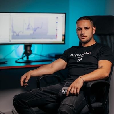 youngtrade45325's profile picture. 📍Dubai 
 Trader/ Entrepreneur 
Start your trader career with us:
Educator / Professional Trader / Account manager / STOCK📈
MARKET TRADE