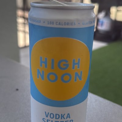 Drinksonstuff's profile picture. Cool guys drinking cool drinks 6️⃣7️⃣