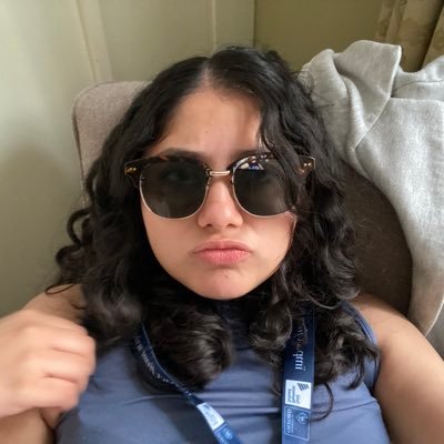 victoriagg16's profile picture. 💚💜