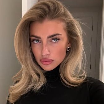 dreamlover1x's profile picture. The flower shadows in the morning light seem to tell a romantic story.