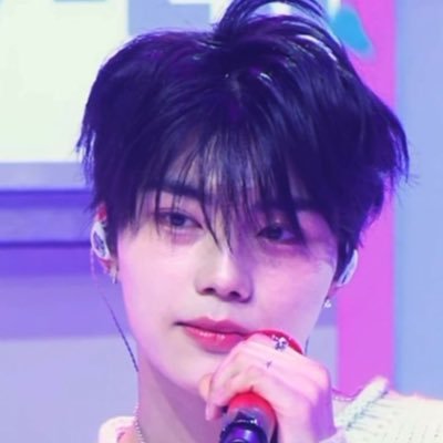 livelaughyeon's profile picture. don’t take the zb1 pill — for jcb, hxl, pgw 💕