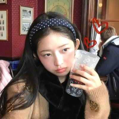 emmastaiirs's profile picture. official emma carstairs' girlfriend account