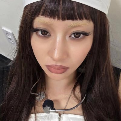 mxnisode's profile picture. no labels, just a bisexual moawajjunie