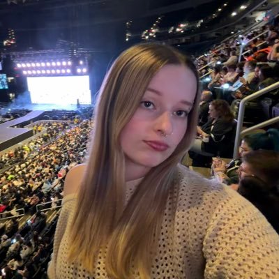 chIoees's profile picture. 21 || epic gamer !