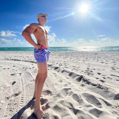 bigolepeach's profile picture. Subby Switch!🙇🏼 Devoted servant to the one and only…@danielladommy 💋 Find our content here➡️ https://t.co/CehP6PTHT2