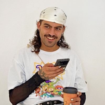 alexishesc's profile picture. 💛🤍 🖤💜 miau