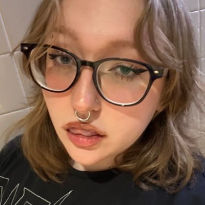 delicatesnoopy's profile picture. Jack of no trades