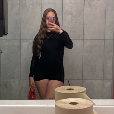 luvvbandz444's profile picture. DONT TAKE NOTHING ON HERE SERIOUS 🫡