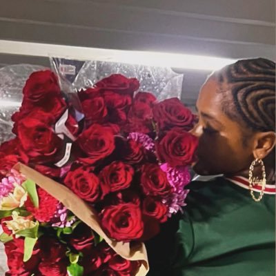 MsWhitneyYates's profile picture. TC 💙