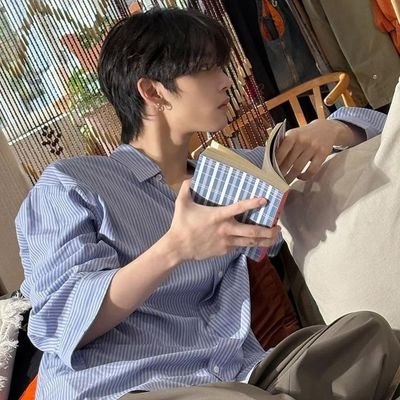 st4rZens's profile picture. Ao3 and music

 ‧₊˚ ⛲️ ‧₊