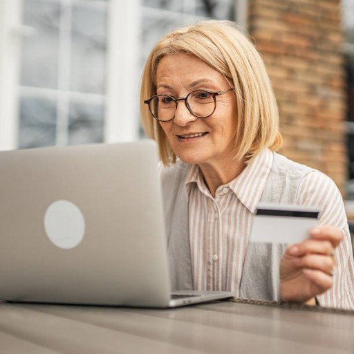 b1qv614037's profile picture. Happiness looks gorgeous on you. 😍🌸