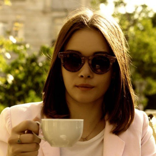 uftqlng61470's profile picture. A smile is the best makeup any girl can wear. 😄💄