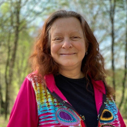 1jfpf23759's profile picture. Be the reason someone smiles today. 😊💖