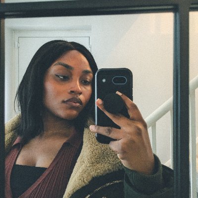 joelyn_n's profile picture. You're taking my tweets too seriously? 
Tsk Tsk.