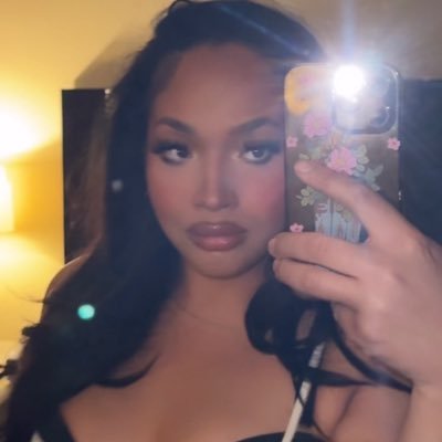 xoJrich's profile picture. karmas a bitch & she look just like me