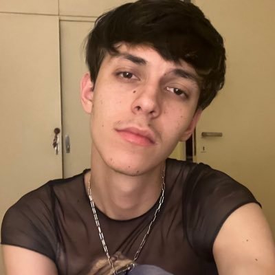 felitelesco's profile picture. 🩷 habitando la inhospitalidad