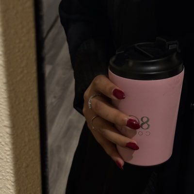 h2i_e's profile picture. مالقيت إلا القصيد يلفت انتباهيّ .