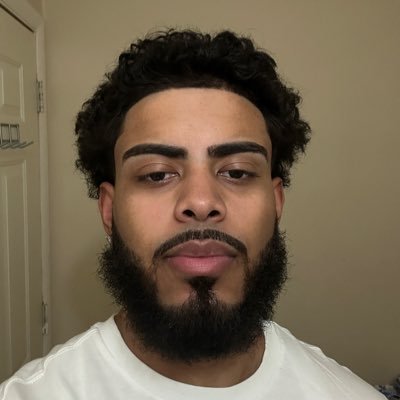 wxrldofab's profile picture. 