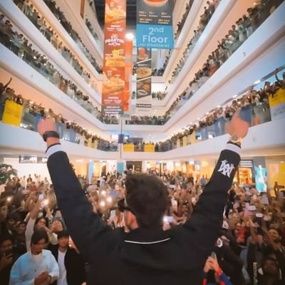 Kiaan_NiaaK's profile picture. Yes its fake now go and do your own shit