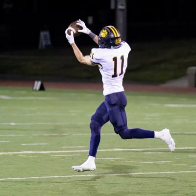 Evan_Forthun's profile picture. | BEHS 2026 | 3.9 GPA | Track 🥇| Football 🏈 | 6’1 170 | 400m | WR/C |