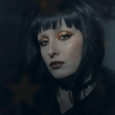 CoraDagger's profile picture. psychology, graphic design & photography. i make things. 🔞🍑💜 Curst Maven 🌙 Pan.