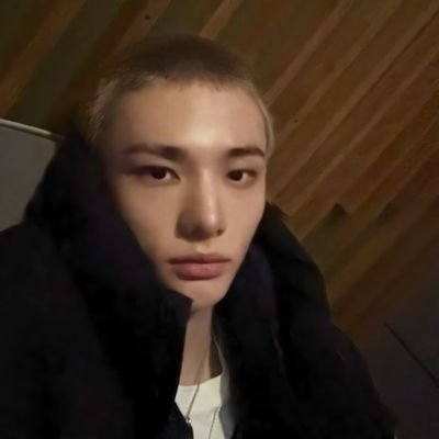 hyunaric's profile picture. written by hwang hyunjin