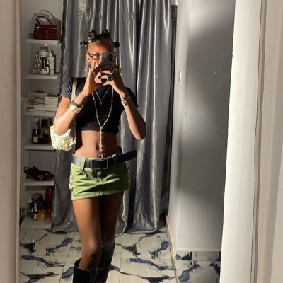 zenayla_g's profile picture. A stylish journey in real time 🖤 Just here to serve looks & thoughts. Documenting the soft slay era 💅🏽 Closet confessions & digital diary 📸