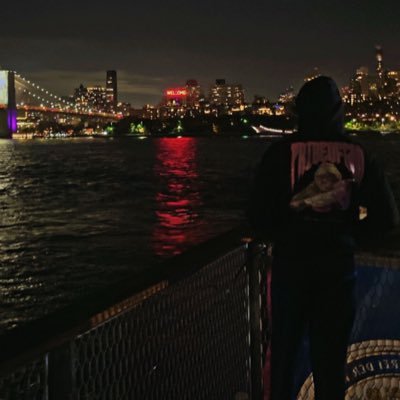 ebenblanks's profile picture. a laptop and a dream