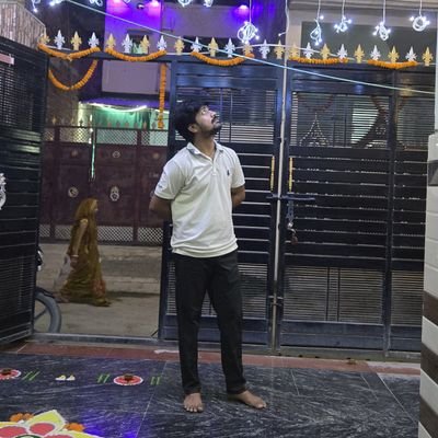 dubey_ram_'s profile picture. Python Engineer and Investor.
Building @niveshmate