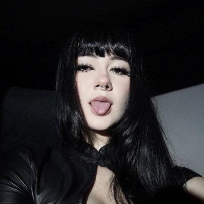 ellydeftones's profile picture. the sound of the waves collide