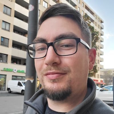 OliverRaabe91's profile picture. Notfallsanitäter | Born at 355 ppm | Herz für #MMT, soziale Gerechtigkeit & grüne Transformation | Mitglied bei @dielinke | Kampf gegen Klimakrise & Faschismus.