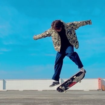 axel00000000's profile picture. supremeとNIKEスニーカー［US10.5］をこよなく愛するスケーター🛹元美容師✂︎生涯虎党🐅最近はゴローズ🔥