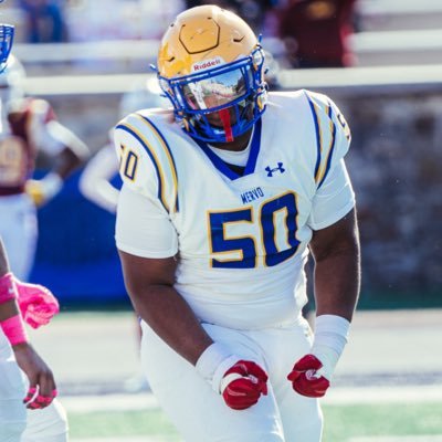 kamron_leonard1's profile picture. Kamron Leonard | 6’2 310 | DT/NG /Oline mergenthaler vocational-technical high school | C/O 26/ #Skilloverpolitics