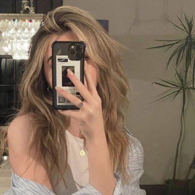 Amelia_1990Lisa's profile picture. Creating my own sunshine on cloudy days 😍