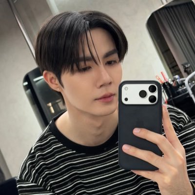 Flxmingfxre's profile picture. sjibaaaal. - A💙