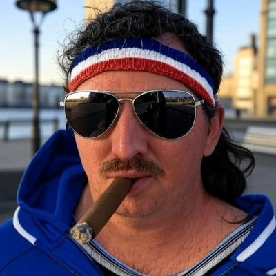 Mr_PAULOT's profile picture. ⭐️“An online sensation”⭐️Certified expert in things⭐️Award winning this & that etc. ⭐️Plus: #LFC #Politics #Music #Tech