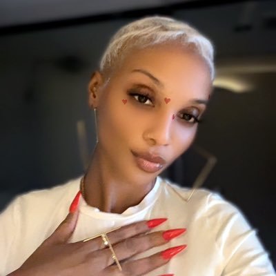 tasheeni_'s profile picture. #Musiclover :: my imperfections are perfect for me #RihannaNavy || #MANCHESTERUNITED ⚽️ #TMC || #KEVINDURANT 🏀 || #STEELERS